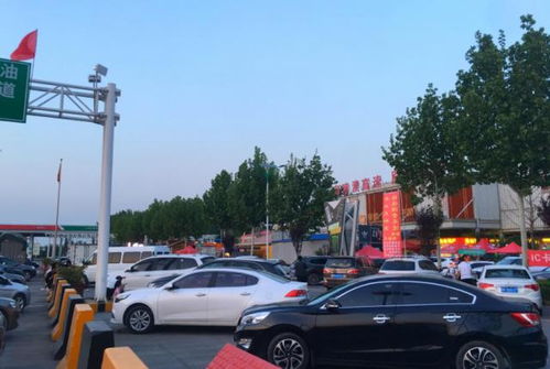 高速服务区停车，这几种情况车主要注意，不要一时马虎损失严重